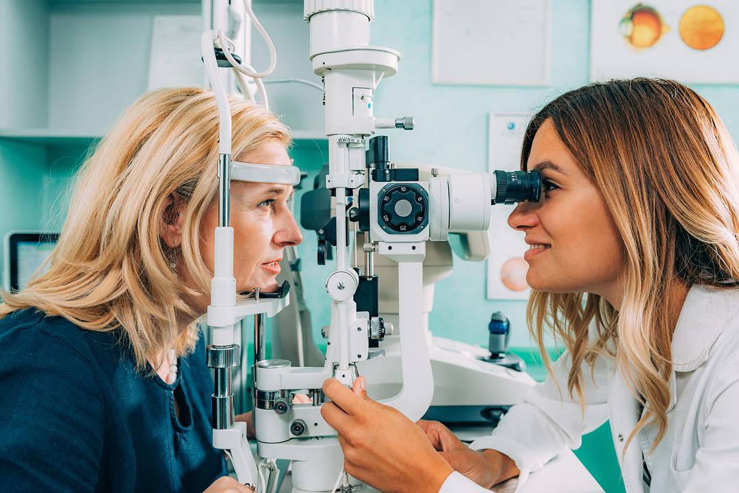 Symptômes De La Dégénérescence Maculaire : Les Signes À Surveiller